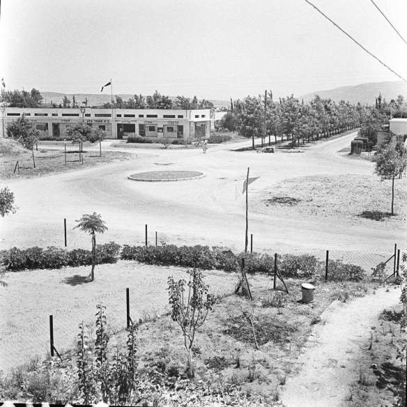 00071706.81.D2.92.98-Kiryat-Biaklik-by-Zoltan-Kluger