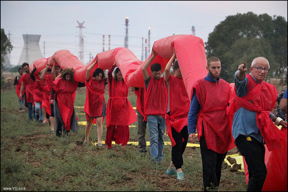 דורון גזית ומיצג הקו האדום בשדות יגור