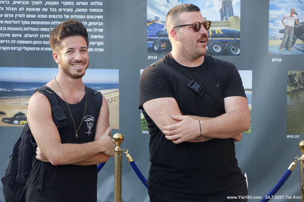 "פוזה" דומה באופן ספונטאני