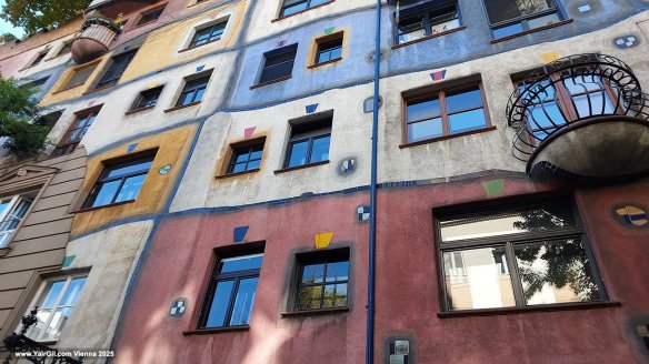 בית הונדרטוואסר; וינה, ספטמבר 2025