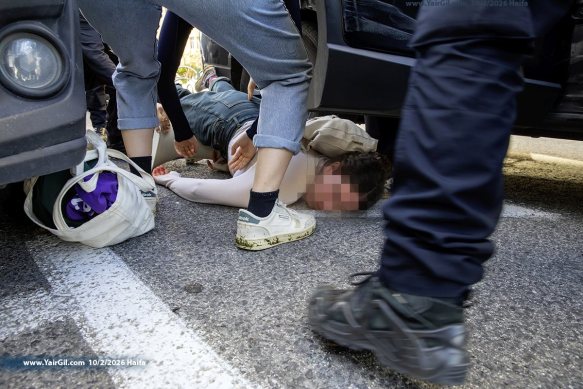 מפגינה שהתעלפה